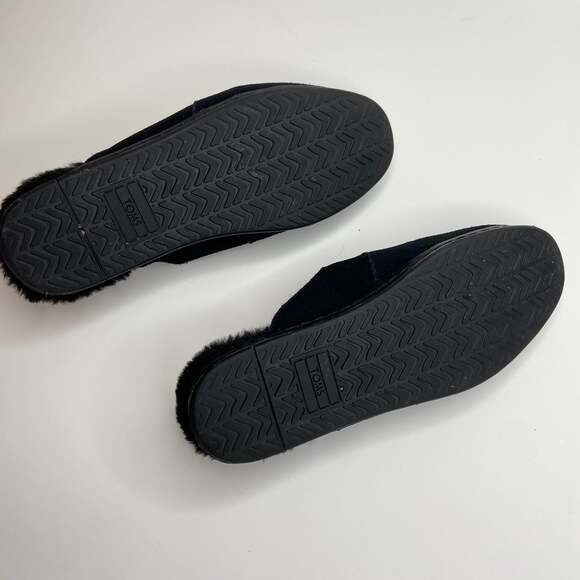Toms Black Suede Faux Fur Lined Mule Flats - Picture 7 of 7